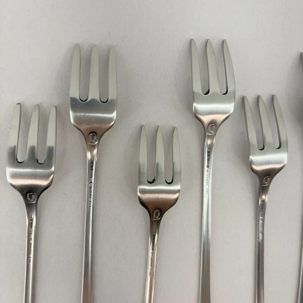 Oneida Wyndham 1881 Rogers Stainless Steel Cocktail Seafood Forks Set 8 MCM